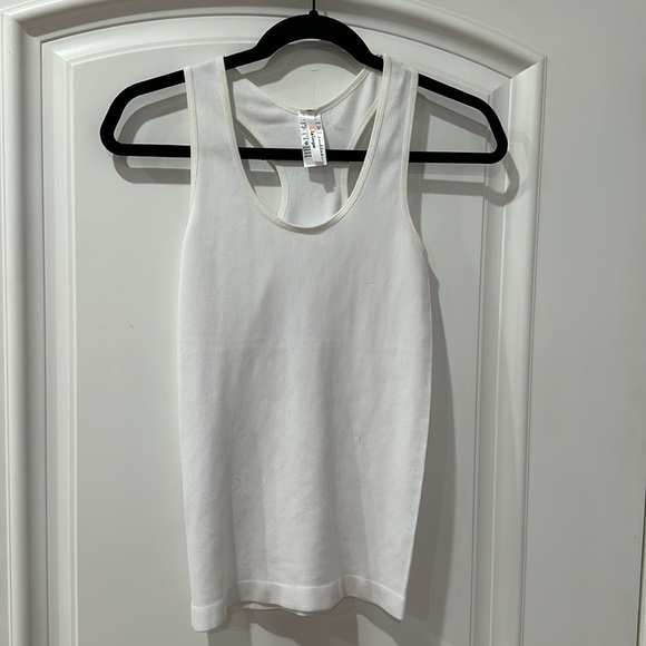 La linger muscle tees bundle for 2 ite - Picture 2 of 11